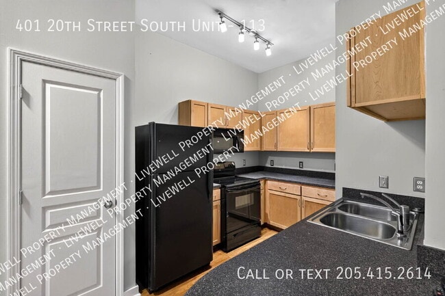 Building Photo - 401 20th St S