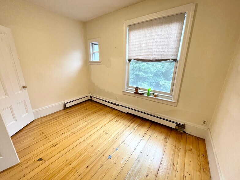 Building Photo - 32 Sussex St