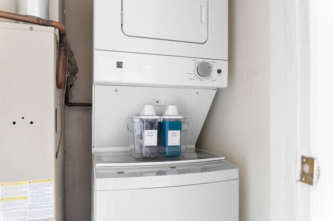 Building Photo - 6380 S Boston St