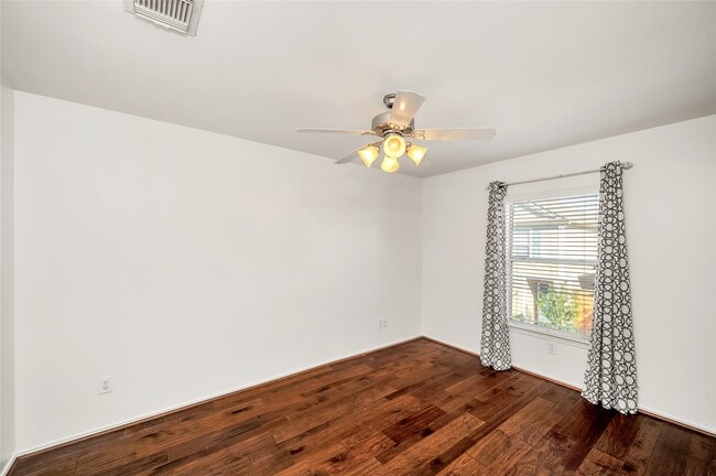 Building Photo - 1719 Redwing Bluff Dr