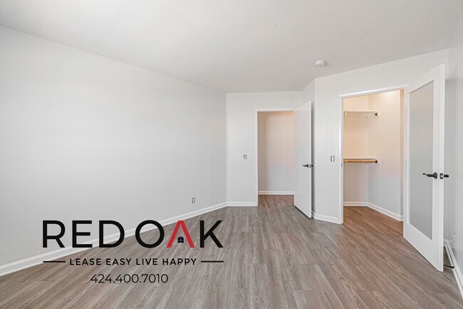 Building Photo - 10201 Woodbine St