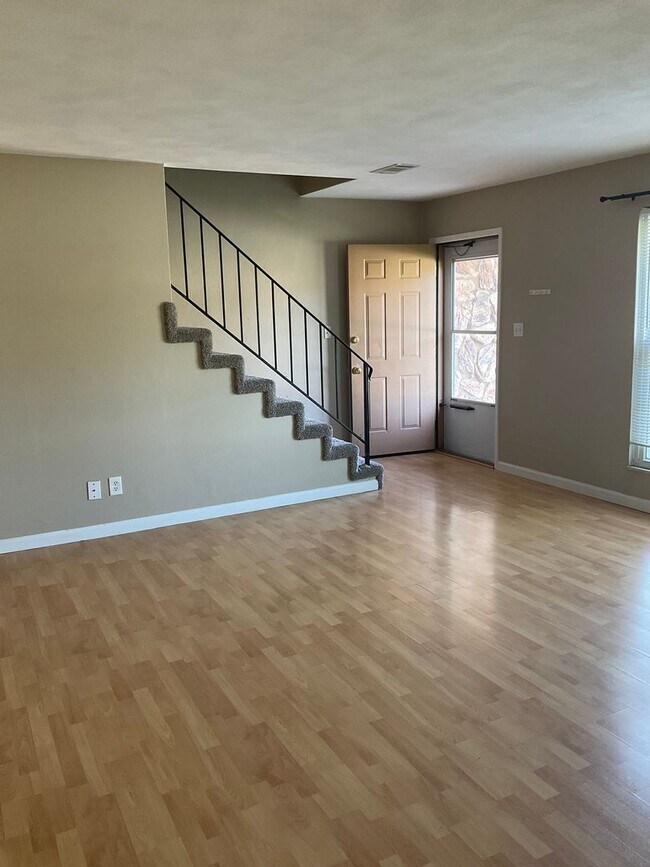 Building Photo - 708 Oxen Dr