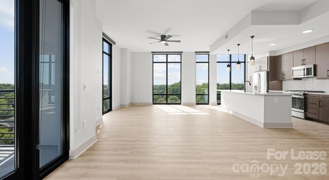 Building Photo - 2025 Cleveland Ave