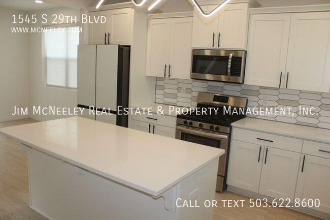 Building Photo - 1545 S 29th Blvd