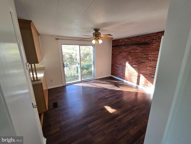 Building Photo - 1207 Deer Creek Church Rd