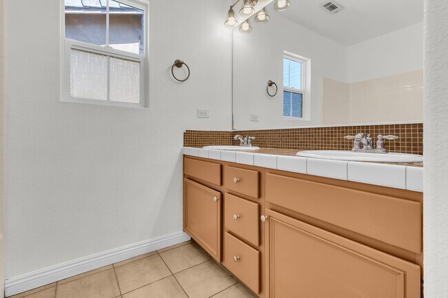 Building Photo - 8798 Nozay Ln