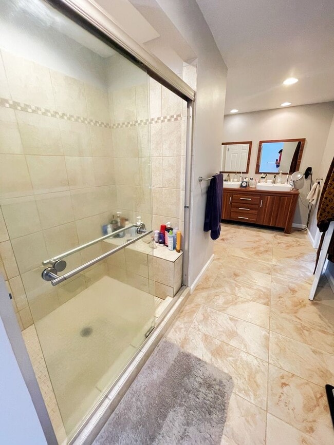 Building Photo - 13209 Lantern Hollow Dr