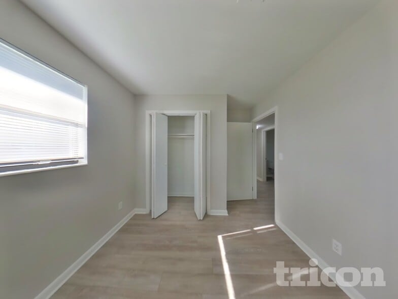 Building Photo - 2703 Arlex Dr E