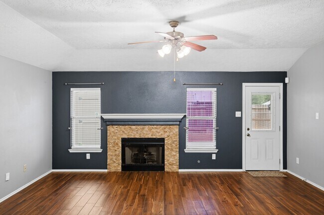 Building Photo - 20502 Holly Barr Ln