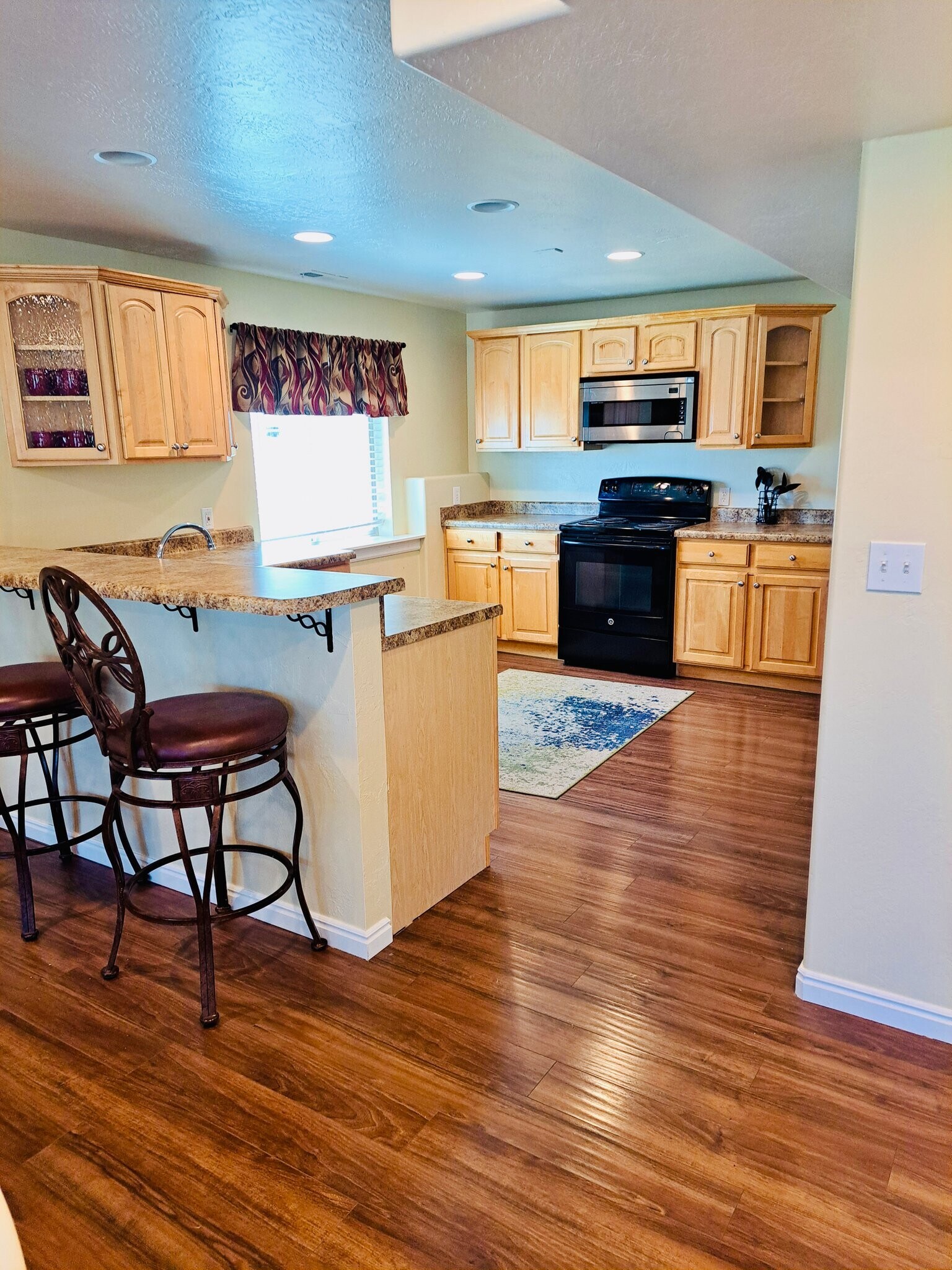 Building Photo - 334 W Shadow Ridge Dr