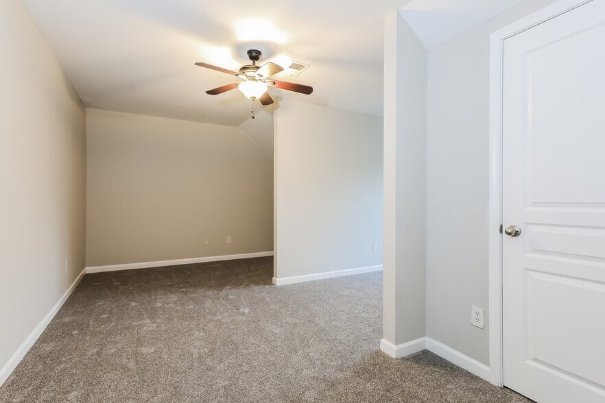 Building Photo - 848 Betsy Ross Trail