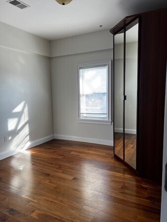 Building Photo - 290 Broadway