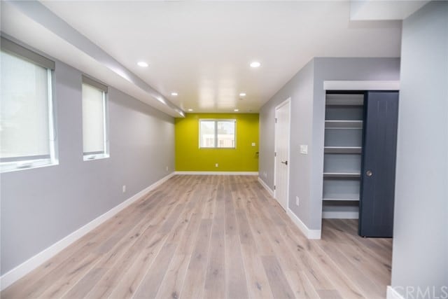 Building Photo - 1118 N Heliotrope Dr