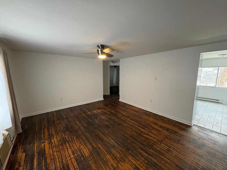 Building Photo - 1201 Parr Lake Dr