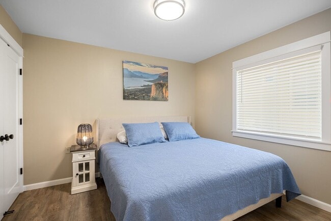 Building Photo - 3233 SE 51st Ave