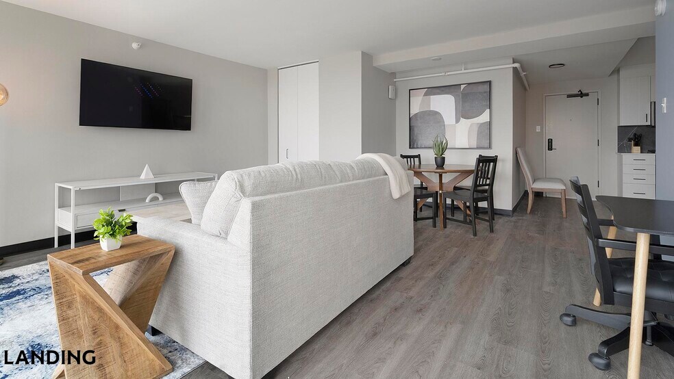 Building Photo - 1922 W Ogden Ave