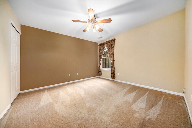 Building Photo - 42749 Patty Ln