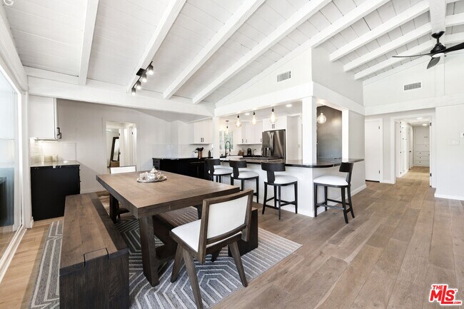 Building Photo - 22428 Victory Blvd