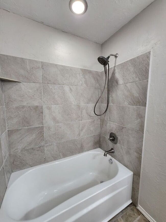 Building Photo - 3 Bed 2 Bath Home-Choctaw Trails Sec I Addition