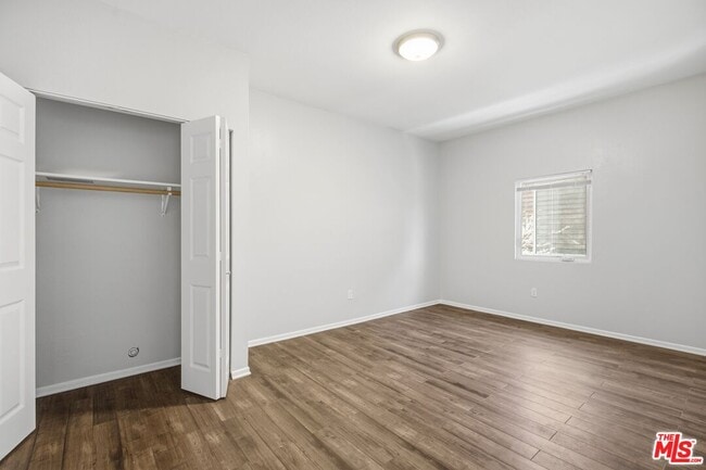 Building Photo - 171 E 35th St