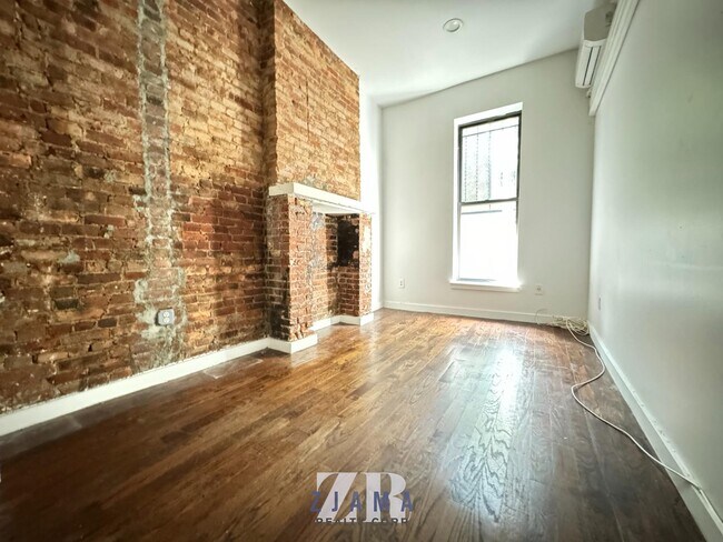 Building Photo - 308 Tompkins Ave