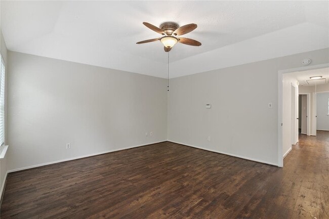 Building Photo - 4807 Shadowdale Dr