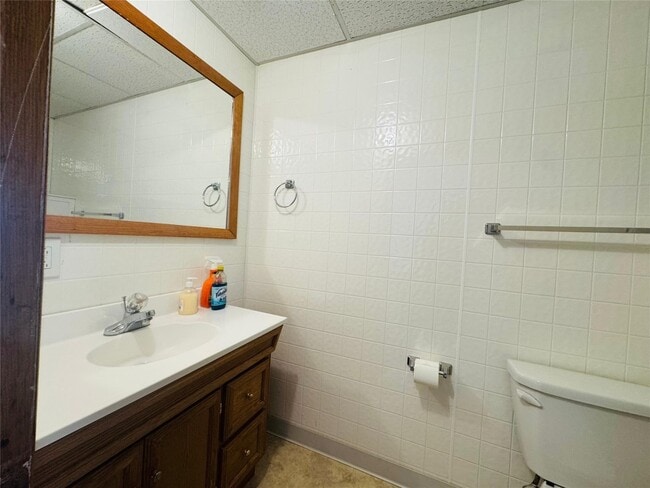 Building Photo - 157 Harry L Dr