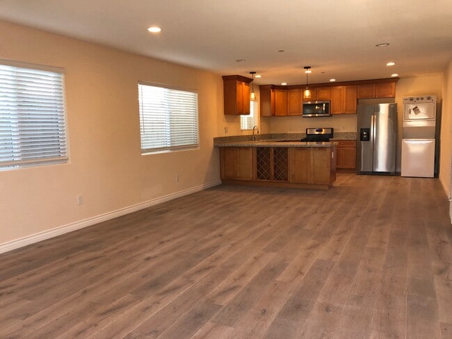 Open space concept - 3510 W 5th St