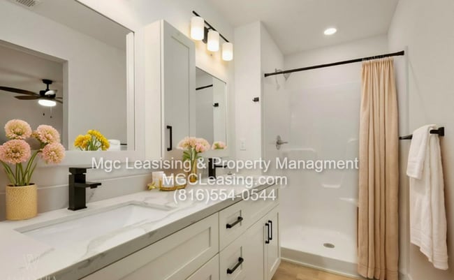 Building Photo - Highly sought after Ayden Place Townhomes in Kansas City, MO - Schedule A Tour Today!