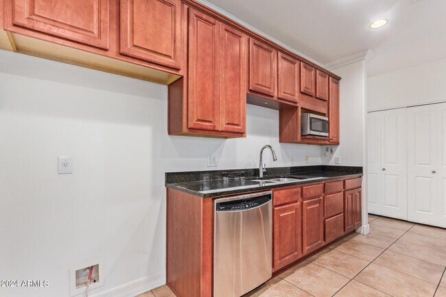 Building Photo - 10757 N 74th St