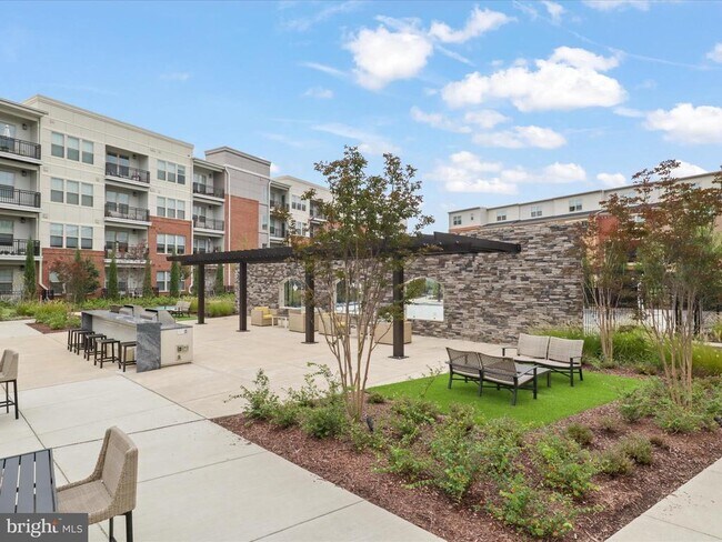 Building Photo - 10755 Fairgrounds Dr