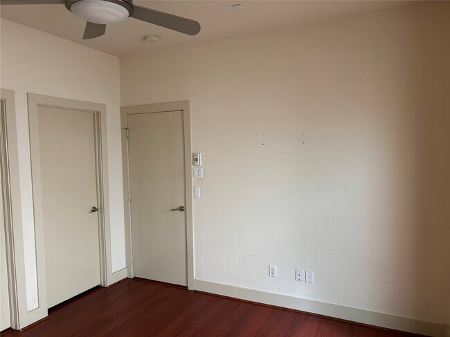 Building Photo - 1510 W 26th St