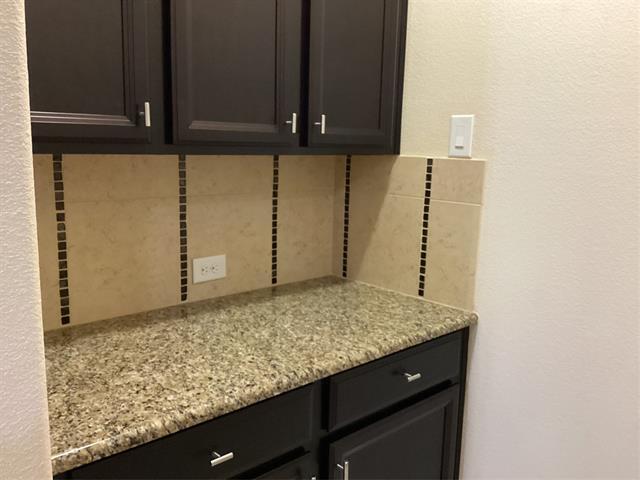 Building Photo - 1704 Hickory Chase Cir