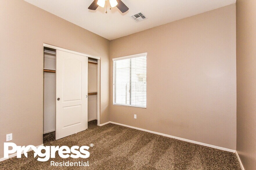 Building Photo - 14133 W Crocus Dr