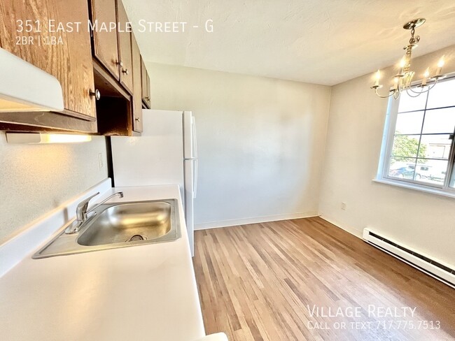 Building Photo - Affordably Priced 2-Bed with eat-in kitche...