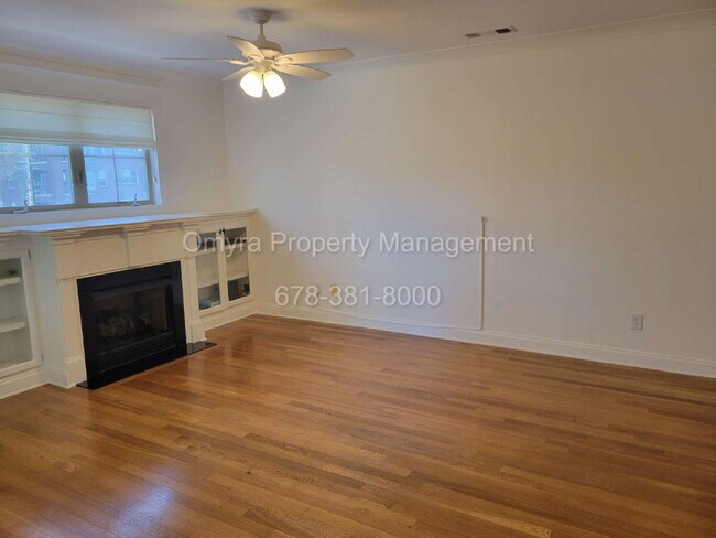 Building Photo - Stunning Townhome Overlooking Beltline at Grant Park!