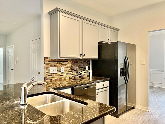 Building Photo - 5717 Lindley Crescent Dr