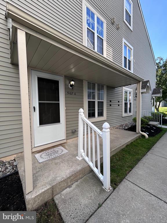Building Photo - 5107A Adelaide Dr