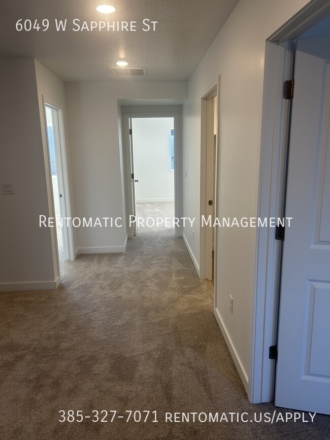 Building Photo - 6049 W Sapphire St