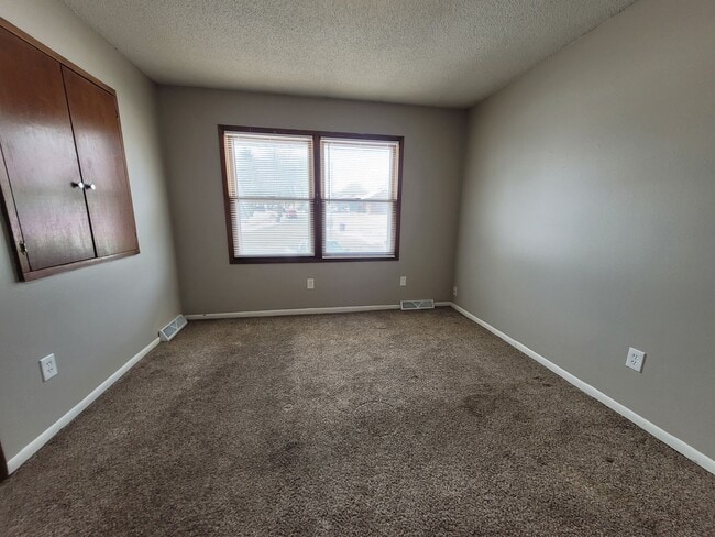 Building Photo - 1761-1763 E Lacona Avenue