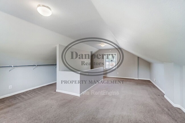 Building Photo - 347 Darrow Ave