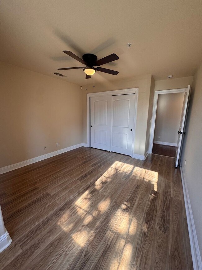 Building Photo - Charming 3 Bed/ 2 Bath Home. AVAILABLE NOW!!!!