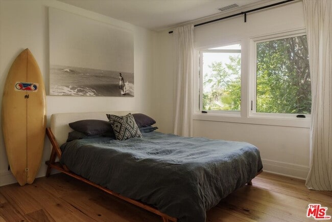 Building Photo - 1130 El Paso Dr