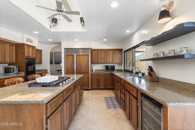Building Photo - 4520 E Horseshoe Rd