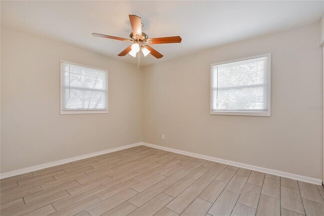 Building Photo - 1070 Emerald Dr