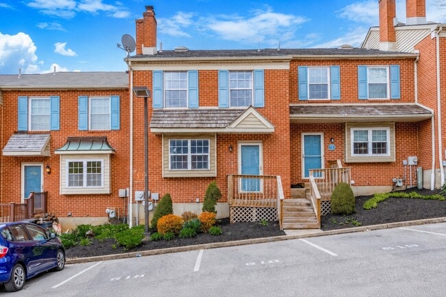 Building Photo - 618 Coates Ln