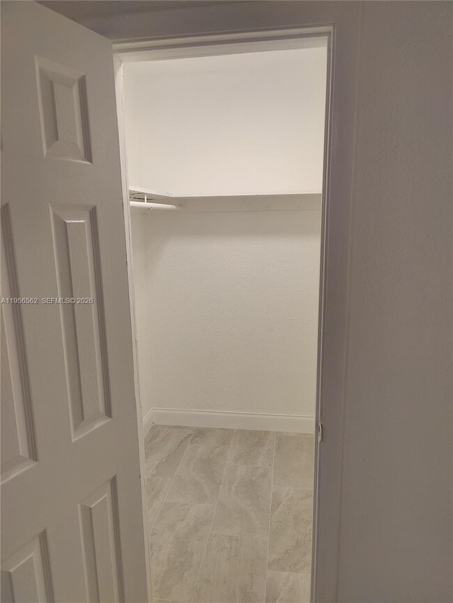 Building Photo - 1400 NW 2nd Ave