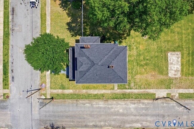 Building Photo - 1802 Varina Ave