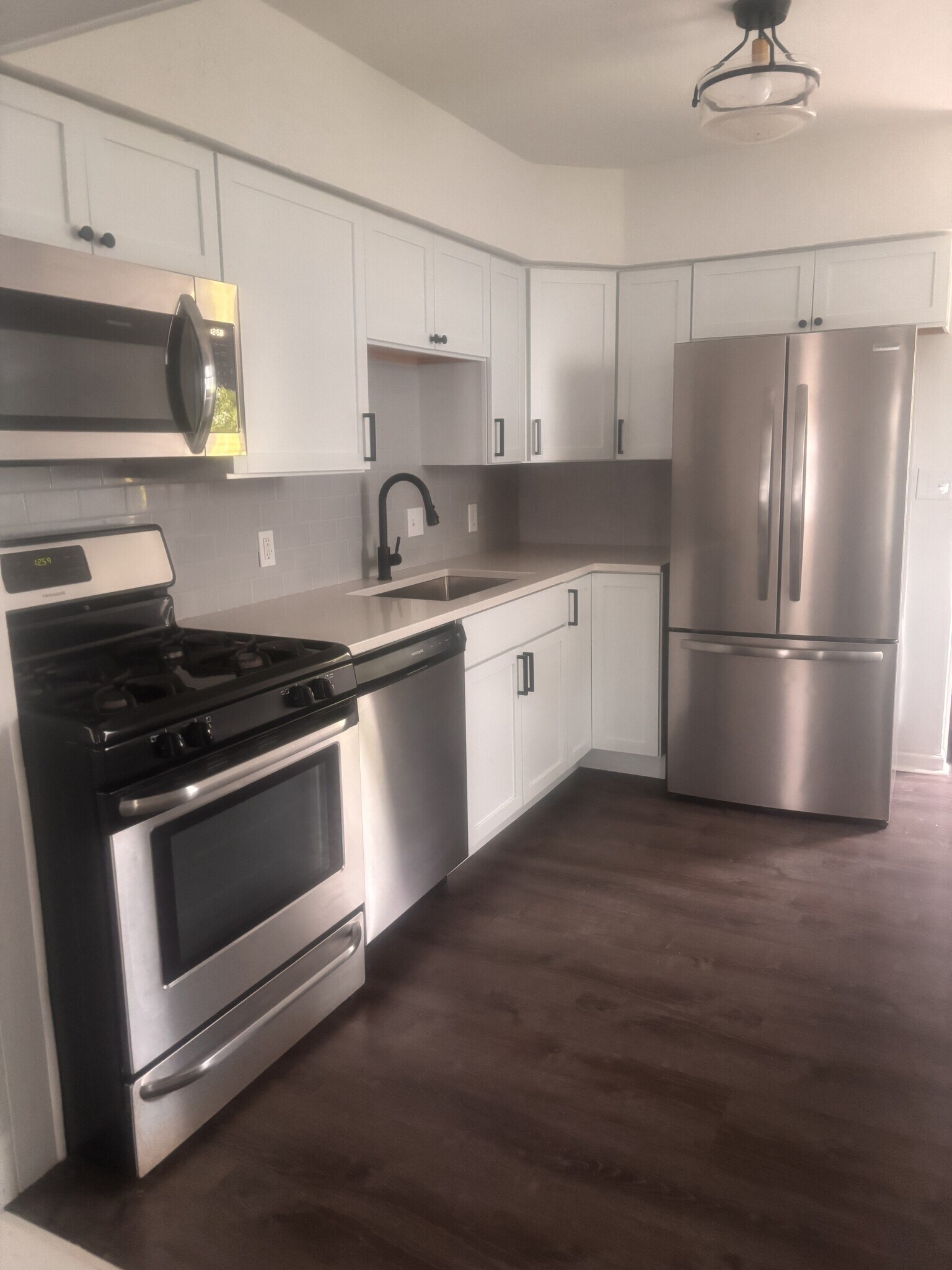 Kitchen - 1027 Michigan Ave