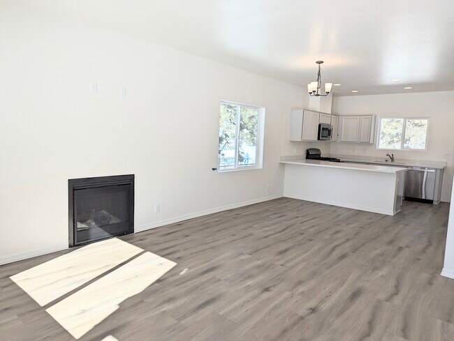 Great Room - 5026 E Retreat Cir